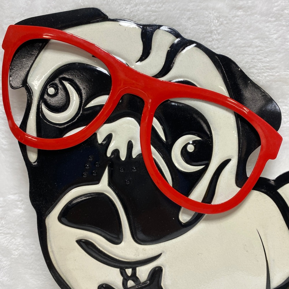 Pug Dog Metal Wall Art Wearing Red Glasses‎ Cute Puppy Wall Decor